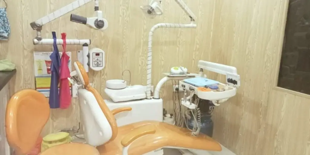 Dental clinic in Sector 70 Noida featuring modern dental chair and equipment at Family Dental Clinic Multispeciality Centre